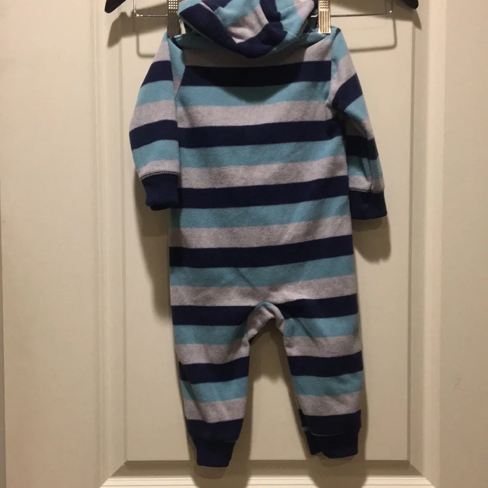 Like New!Carter’s baby Fleece ZipUp stripe hoodie one piece Jumpsuit kid size 9M